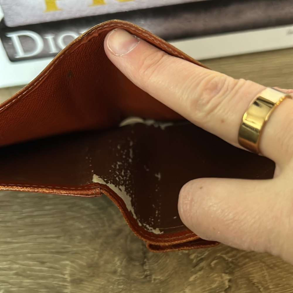 GUC Louis Vuitton Epi compact wallet - Picture 4 of 5
